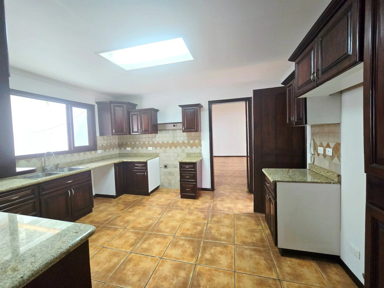 BARGAIN House for sale en gated community Ciudad Colon Costa Rica - Gallery image 8