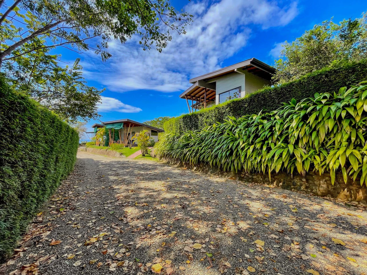 2.24 ACRES – 7 Bedrooms Ocean View Boutique Hotel With Two Pools, 5 Minutes to Uvita, Multiple Rental Options!! - Gallery image 13