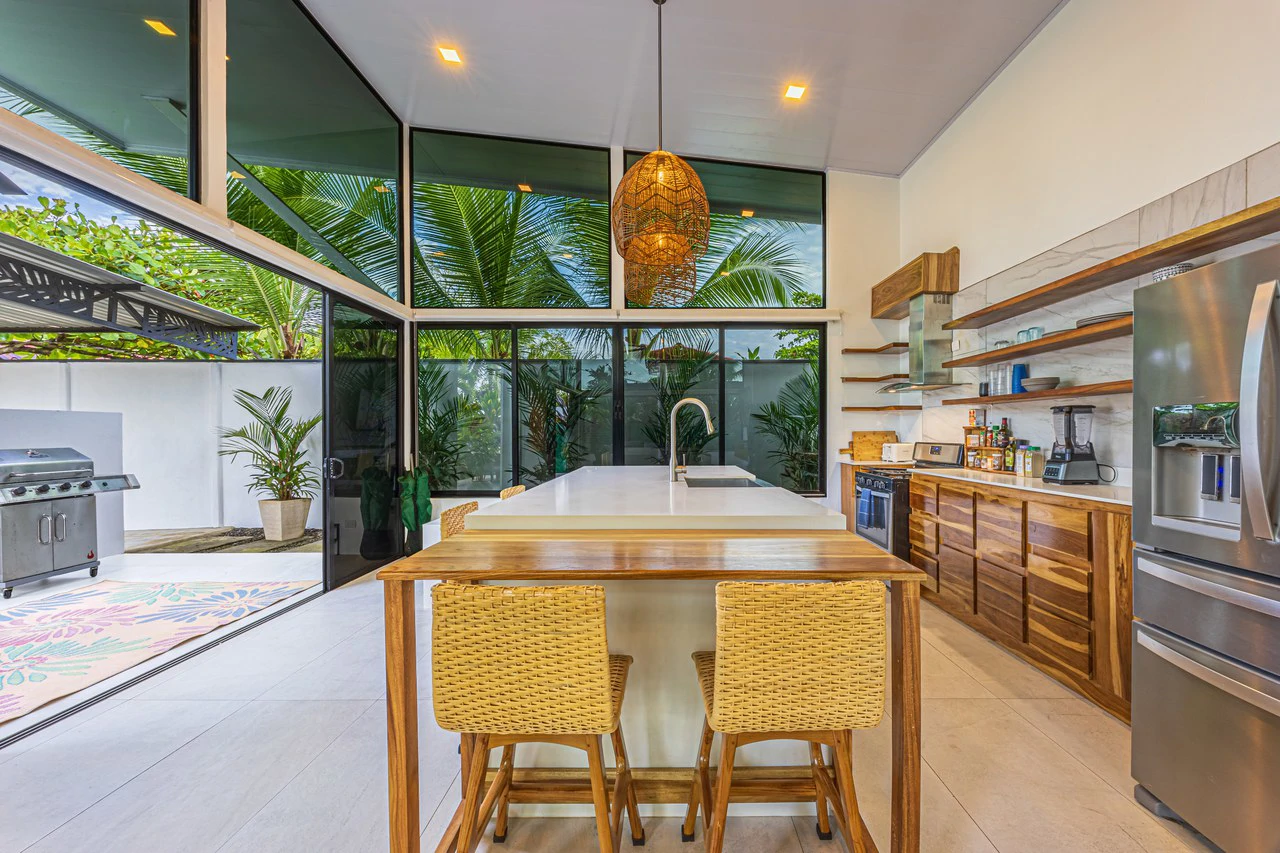 Elegant Tropical Home | 5 Minutes from Marino National Park: Near the Coast House For Sale in Bahía Ballena - Gallery image 14