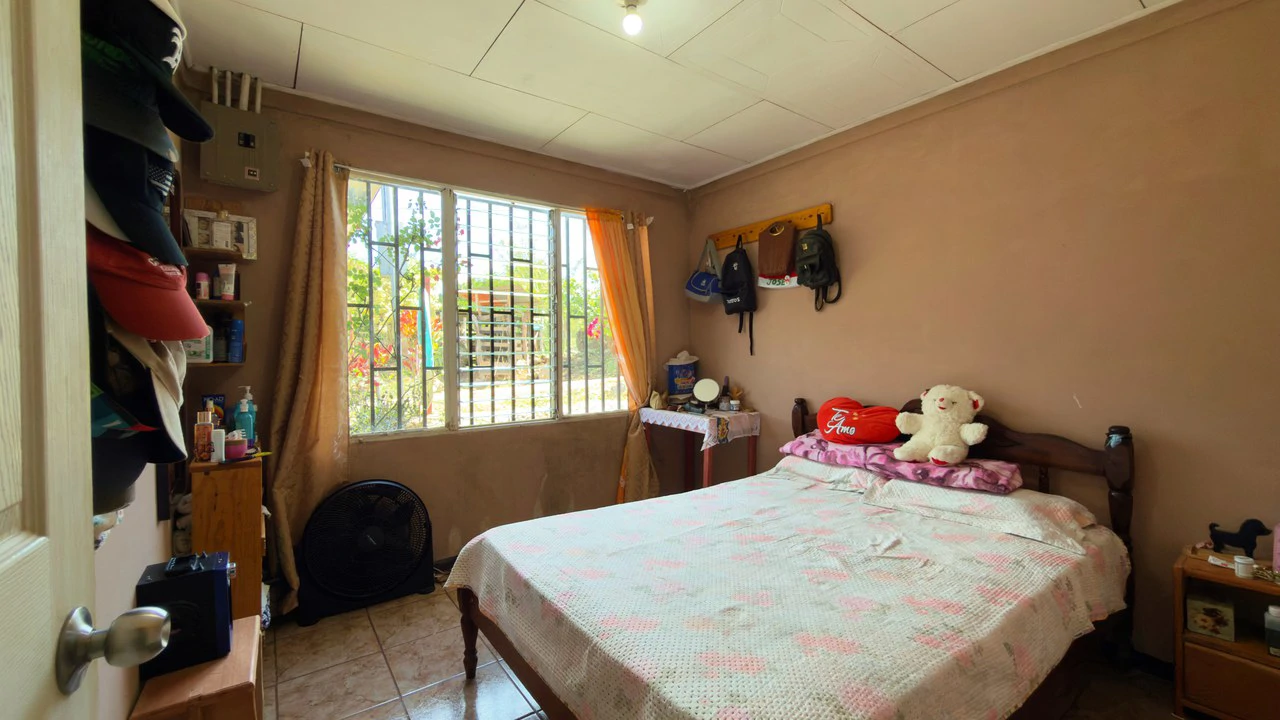 RURAL HOME IN PEACEFUL ENVIRONMENT AT PLAYA VERDE, SANTA ELENA 206 SQM LOT - Gallery image 10
