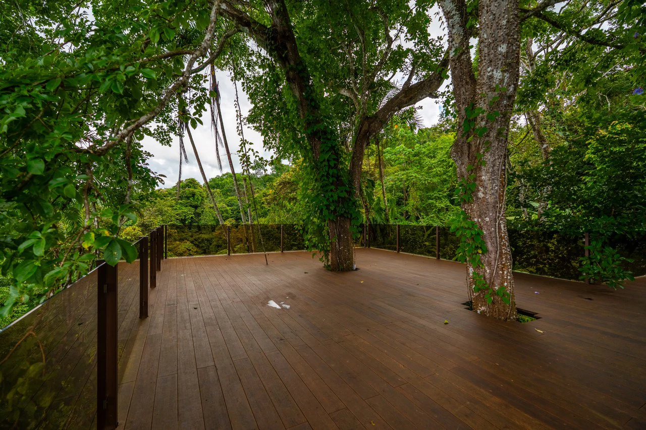 Prime 7.8 Acre Commercial Property with Restaurant for Sale in Costa Rica - Gallery image 34