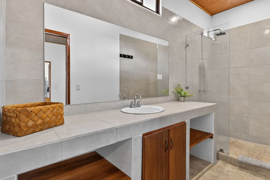 Villa Los Monos: High-Income 9-Unit Rental Property Near Playa Grande - Gallery image 51