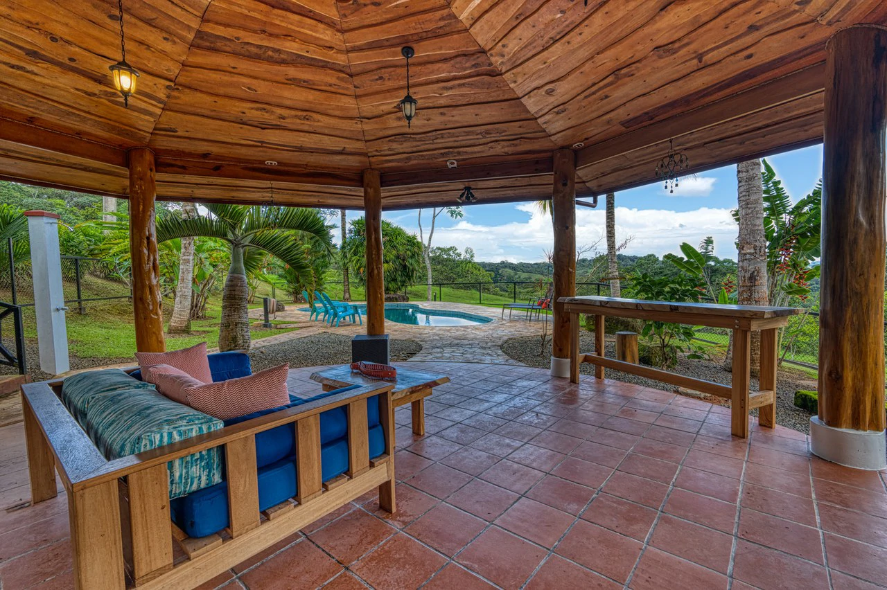 5 Bedroom Mountain Retreat Minutes from the Beach Platanillo Costa Rica - Gallery image 47