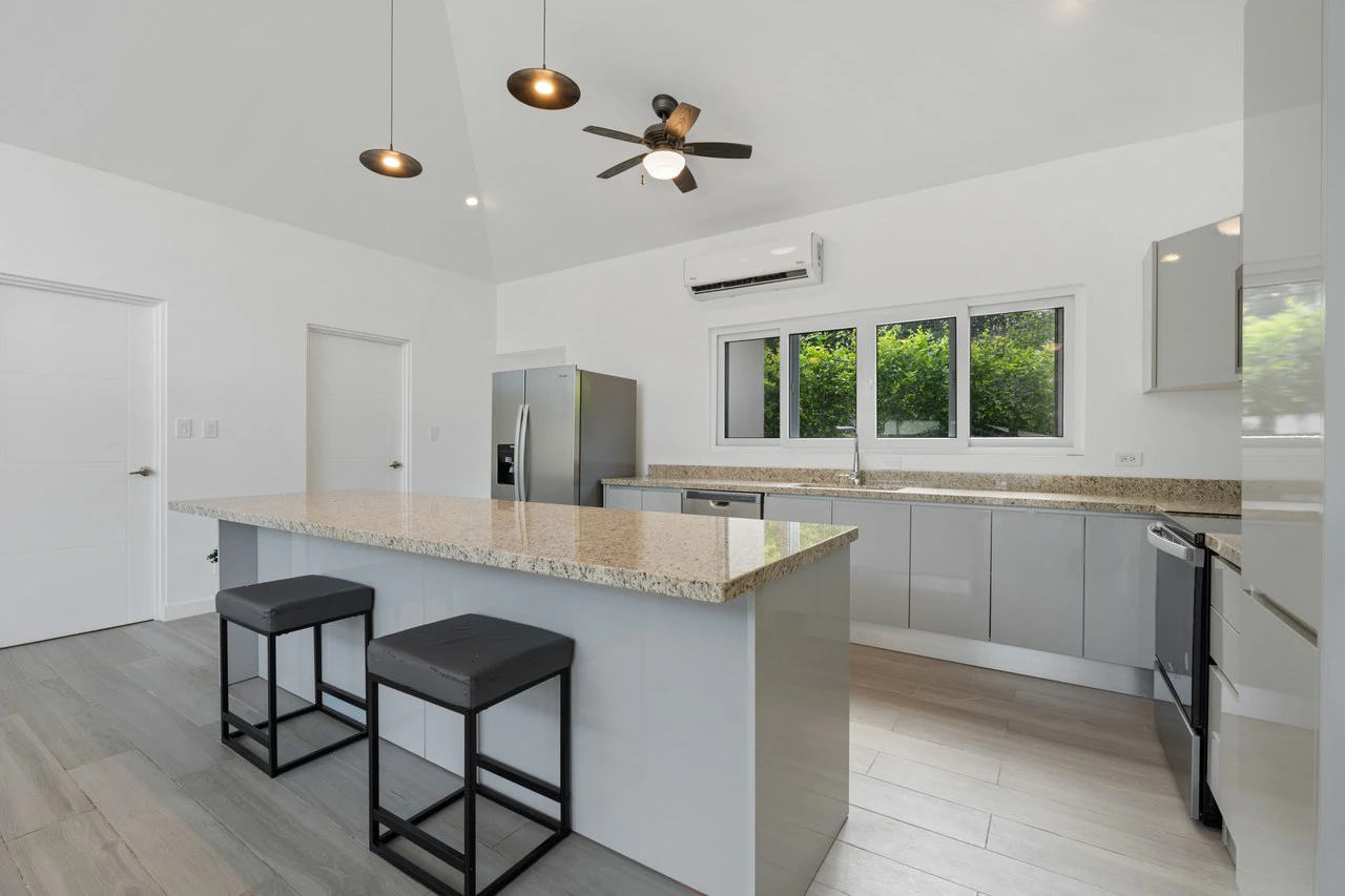 The Point 20: Modern Elegance Meets Coastal Serenity – Home for Sale in Playa Avellanas! - Gallery image 7