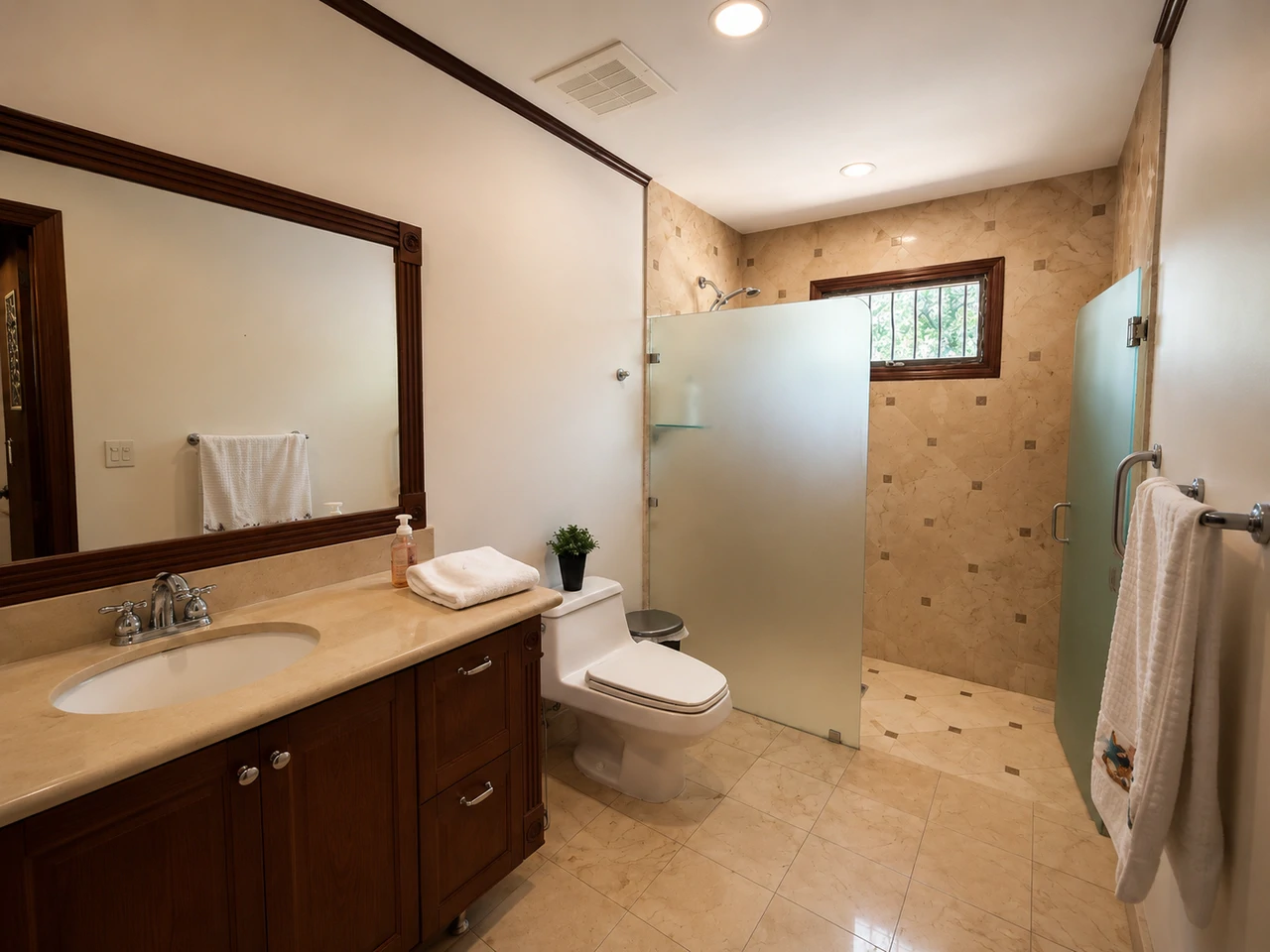Liberia Luxury Nature Retreat: Exclusive Luxury Estate for Sale in Liberia Guanacaste with Natural Creek and Tourism Potential - Gallery image 22