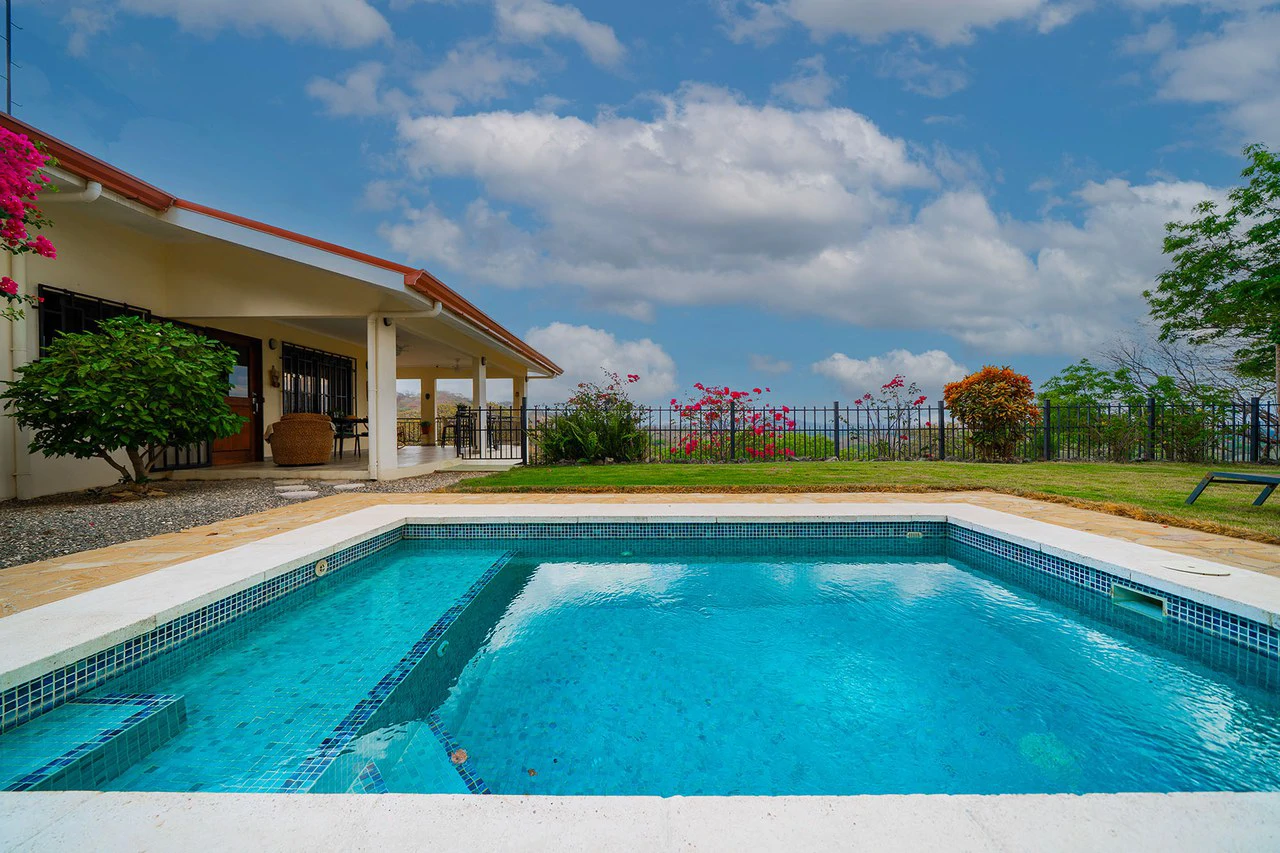 Casa Cartagena: 2Acre Home with Mountain Views in Gated Rancho Cartagena - Gallery image 10