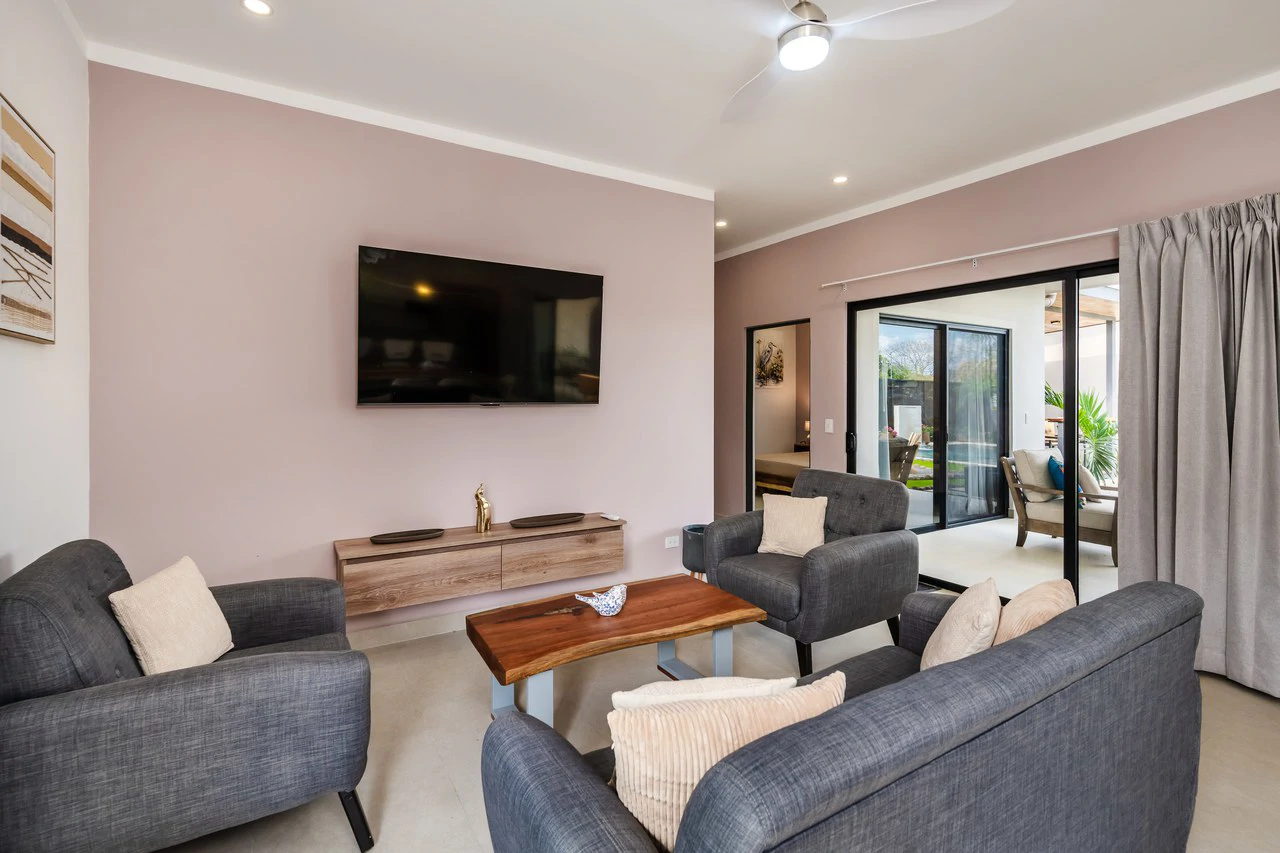 Villa Aurora: New 5BR Luxury Home Minutes from Playa Penca & Potrero - Gallery image 2