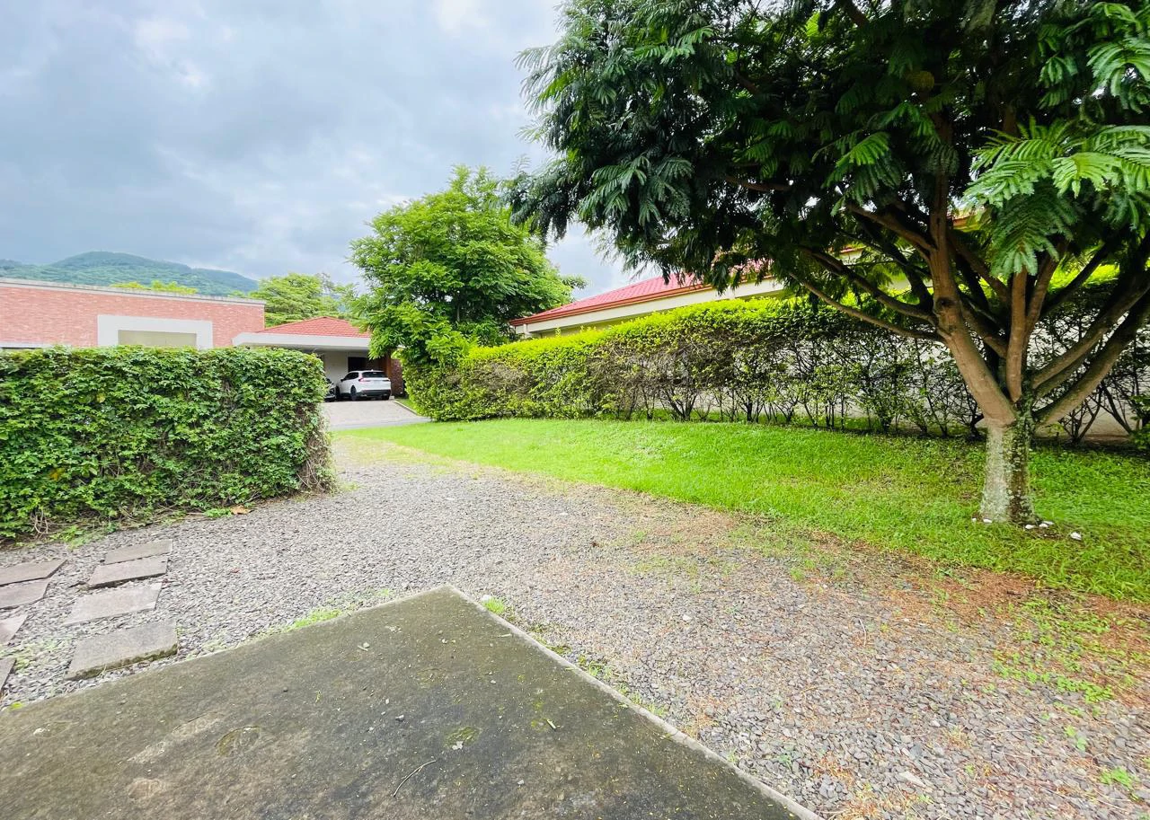 House for sale with garden Santa Ana Costa Rica - Gallery image 9