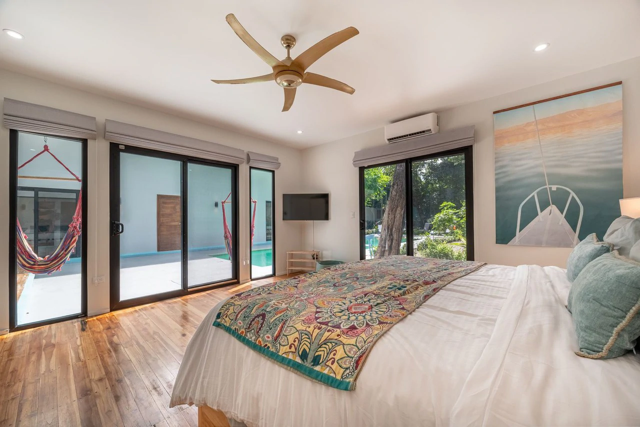 Casa Loto Azul: Exceptional Residence in Palm Beach Estates — Walk to Beach & Dining - Gallery image 19