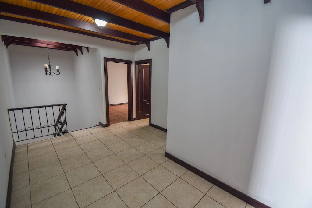 Excelente Oportunidad Propiedad con 2 casas en Trejos Montealegre: House For Sale in Trejos Montealegre - Gallery image 20