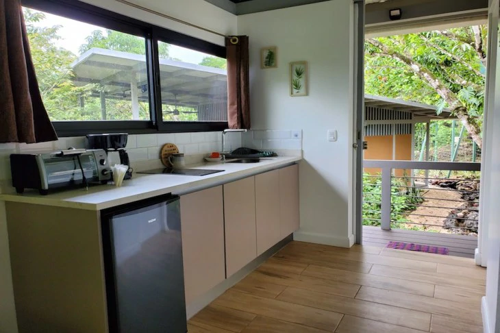 Lodge Vista Tranquila: Three Modern Lodges with Private Jacuzzis, Just Five Minutes from Sámara - Gallery image 8