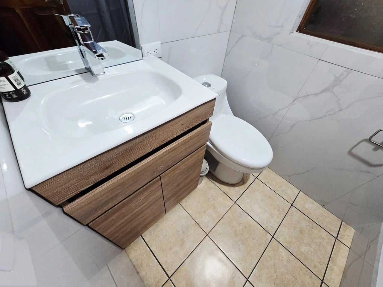 LARGE HOUSE FOR SALE IN MERCEDES NORTE, HEREDIA - Gallery image 6