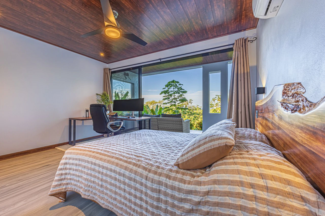 Beautiful Ocean View Casa Espiritu de la Jungla in Ojochal. Excepting Bitcoin!: Mountain House For Sale in Ojochal - Gallery image 17