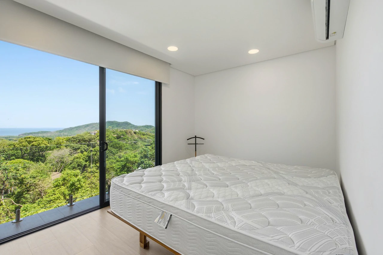 Casa Flores del Mar: Brand-New Contemporary Living with Pacific Ocean Views in Playa Grande - Gallery image 15