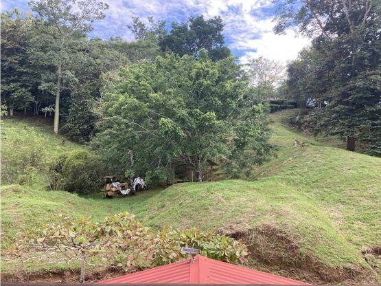 Venta de una hectárea con vivienda principal en Herradura: ¡Your Own Paradise in Herradura, Costa Rica! - Gallery image 10