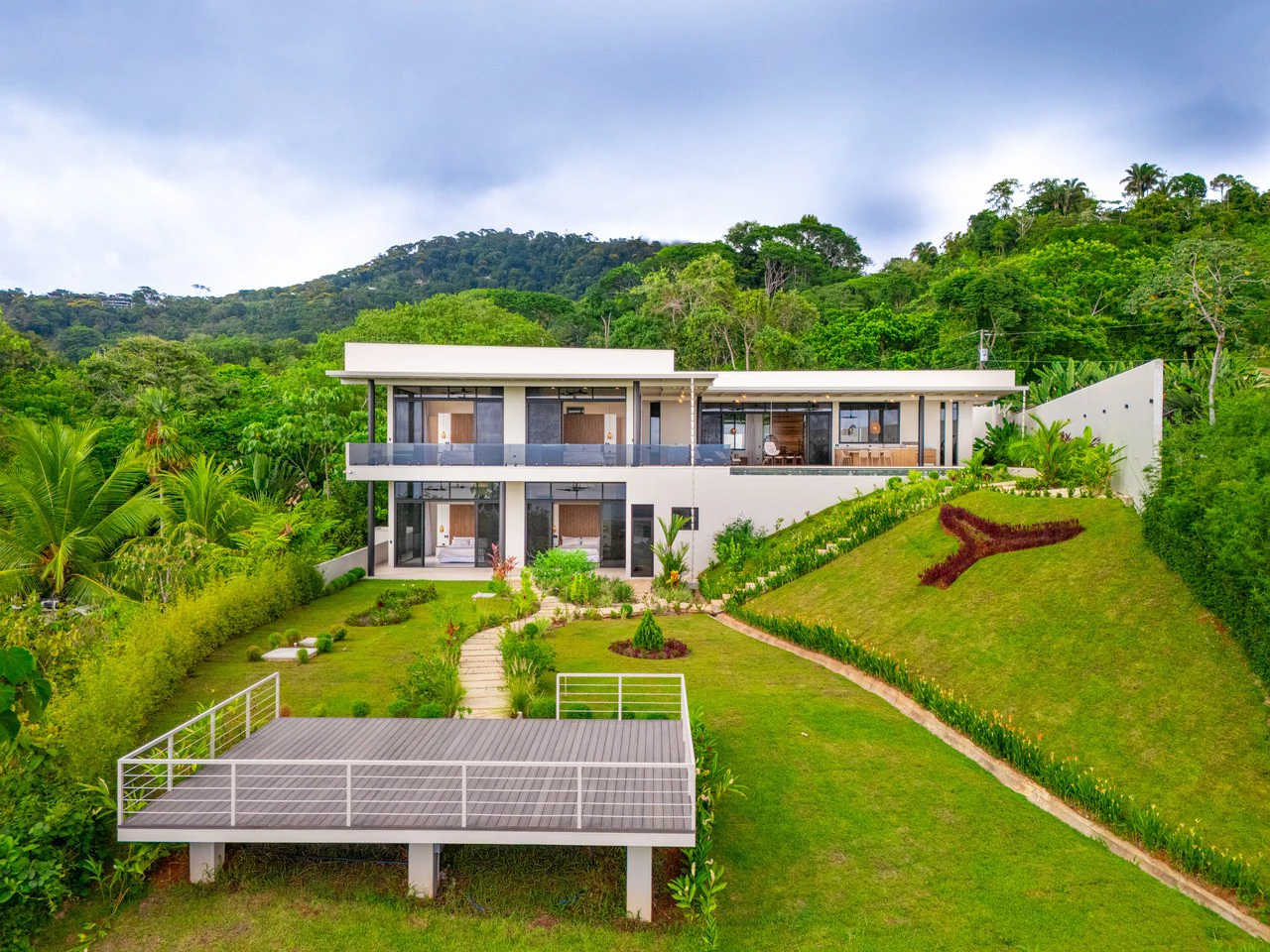Lion's Gate Sunset Estate - Gallery image 3