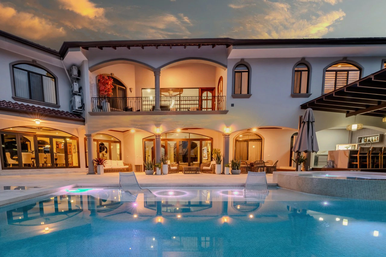 Luxury Home with Pool, Bar Area & Resort-Level Amenities | 6 br, 4.5 ba in Perez Zeledon - Gallery image 57