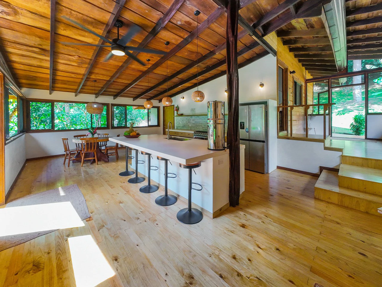 Serene Jungle Home + Guest Cabin on 3 Acres and River - Gallery image 11