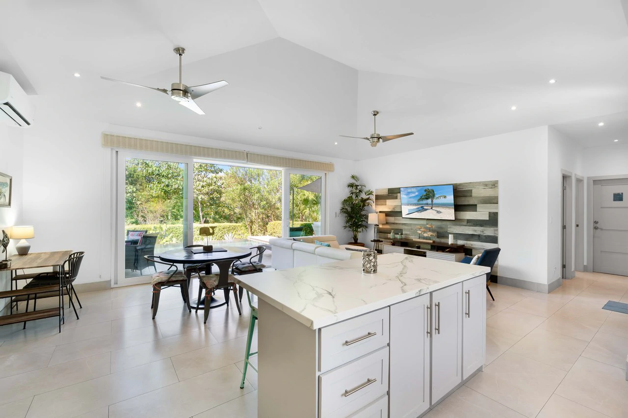 The Haven: Spacious Home + Private Casita in Gated Mar Vista Community - Gallery image 7