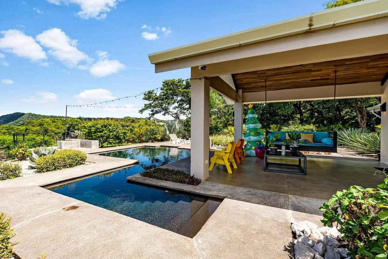 Casa Arcadia: Ocean-View Home with Two Income-Producing Studios - Gallery image 17