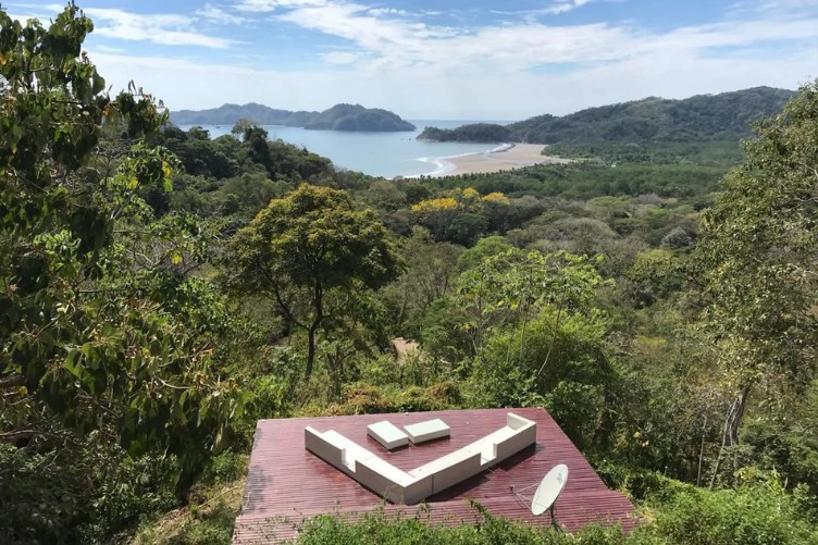 Coco: 3-Bedroom Forest-Side Home Near Playa Pájaros - Gallery image 10