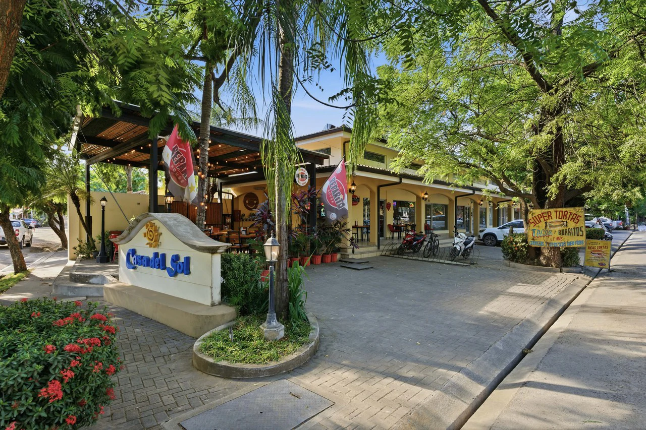 Reparito House: Turnkey Restaurant & Commercial Property for Sale - Gallery image 6