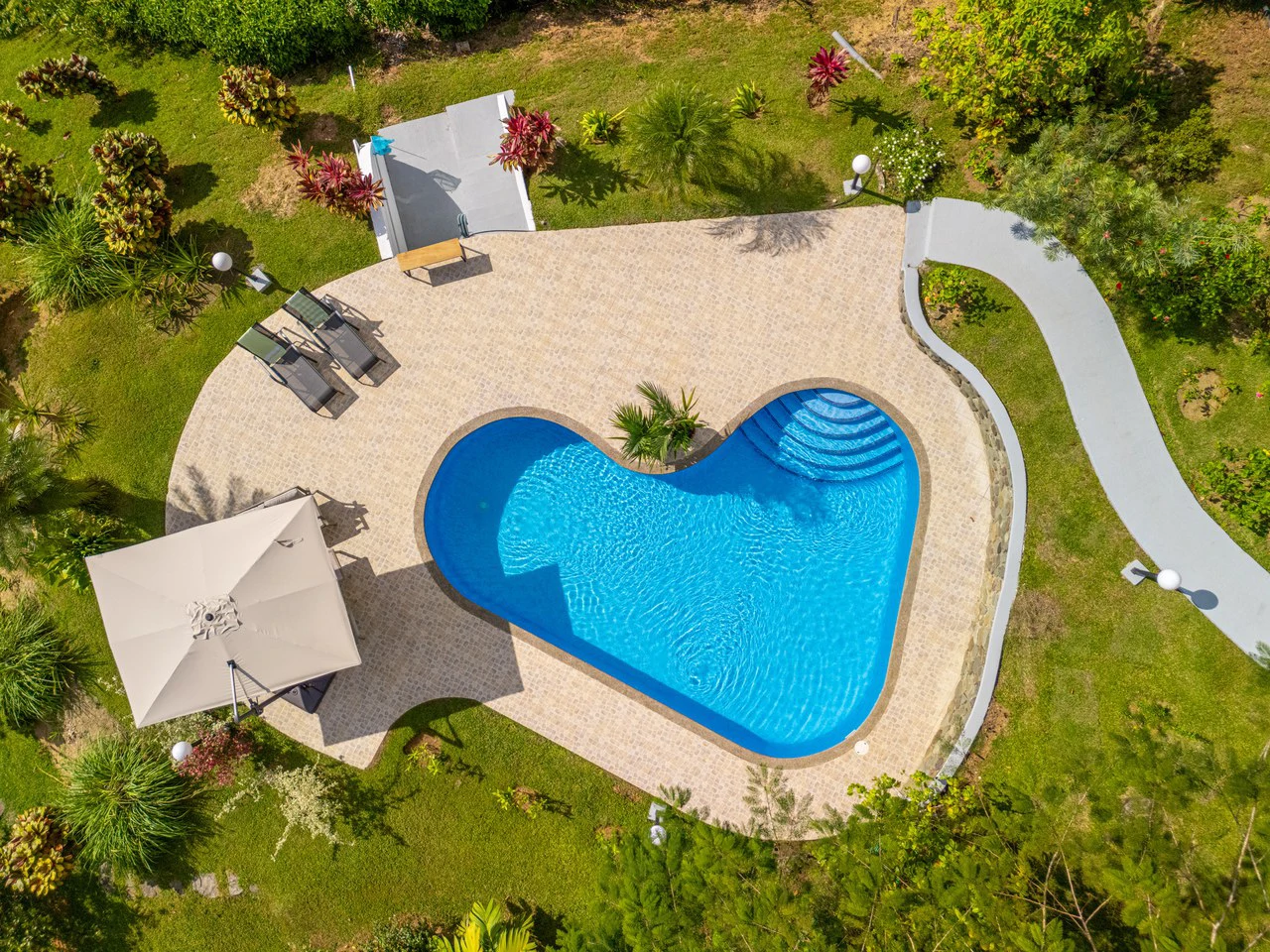 Villa Allamanda: Privacy Galore, Ocean, Jungle and Mountain Views - Gallery image 7