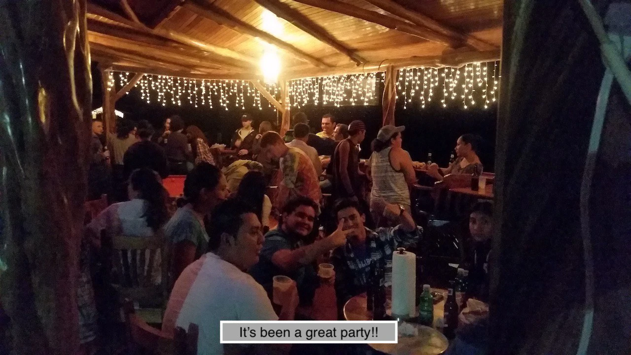 Howlers Bar n Grill: Well Established Bar and Restaurant For Sale in front of Lake Arenal. - Gallery image 17