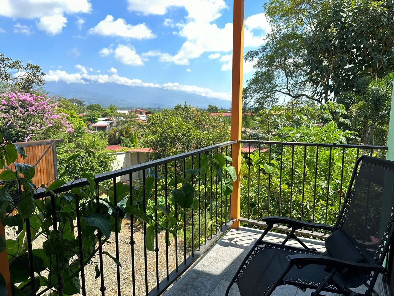 Charming 3-Bedroom Home with Valley Views Near Chirripo - Gallery image 24