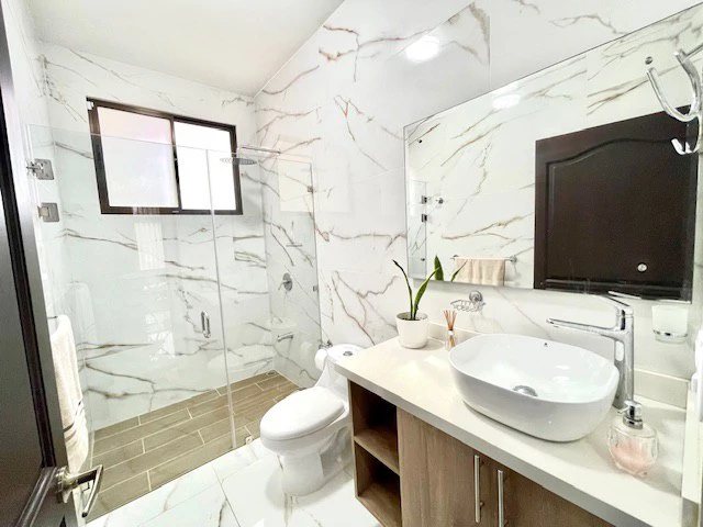 CA-005 Casa del Invernadero: Premium 3-BR / 3.5-BA Gated Estate in Grecia | Turnkey Furnished Option, Private Greenhouse, Clay Roof & River Access - Gallery image 21