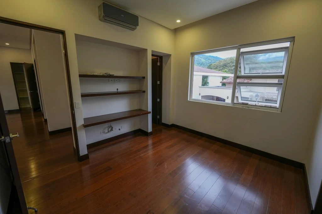 Casa de 4 Habitaciones en Condominio Villamont, Santa Ana Centro: House For Sale in Santa Ana - Gallery image 26