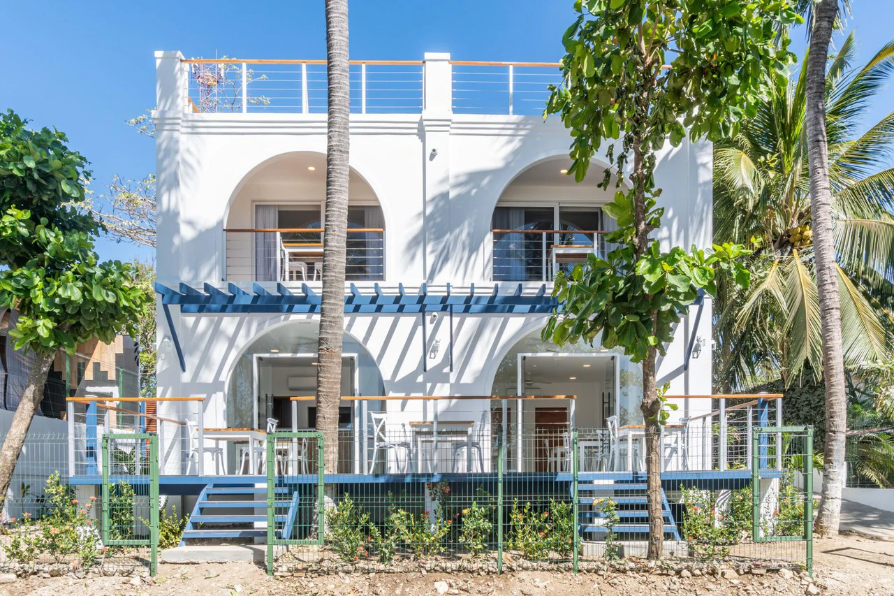 Beachfront Luxury Mixed Use Multi-Unit Residence - photo 3