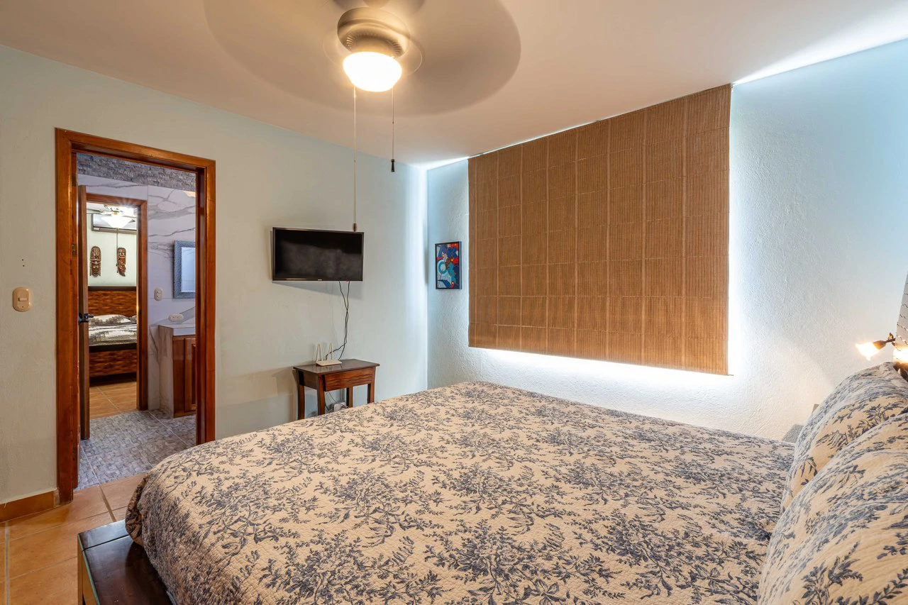 Condo Central: 3 Bedrooms Just Steps from the Beach - photo 19