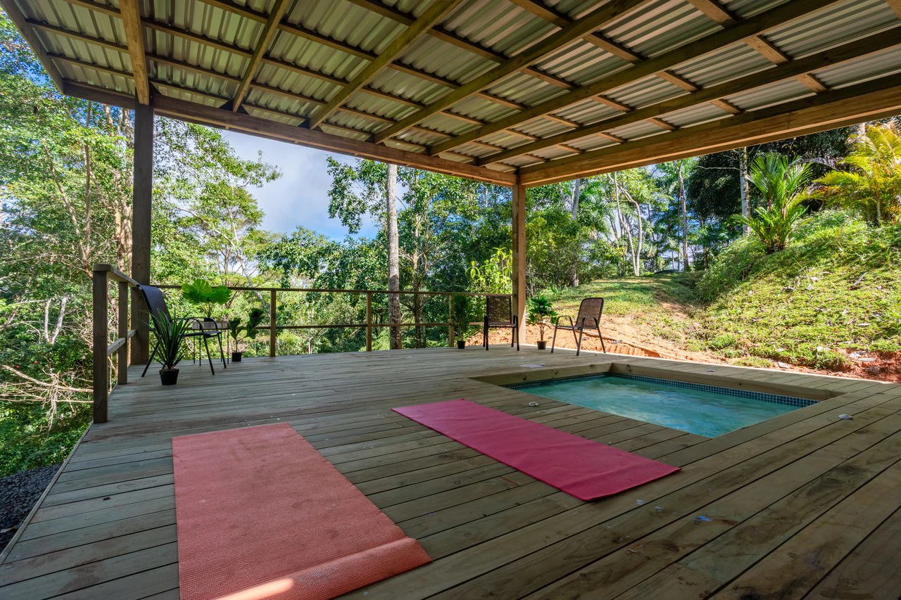 Home with Additional Building Areas and Creek on 3.5 Acres - Gallery image 32