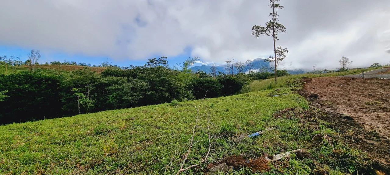 Lote 46 RISE: BEAUTIFUL 1.37-ACRE LOT WITH CREEK FOR SALE IN THE HEART OF THE RESIDENCIAL RISE, SANTA ELENA - Gallery image 12