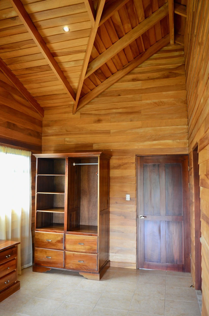 MOUNTAIN PROPERTY WITH VIEW AND 3 HOUSES - Gallery image 37