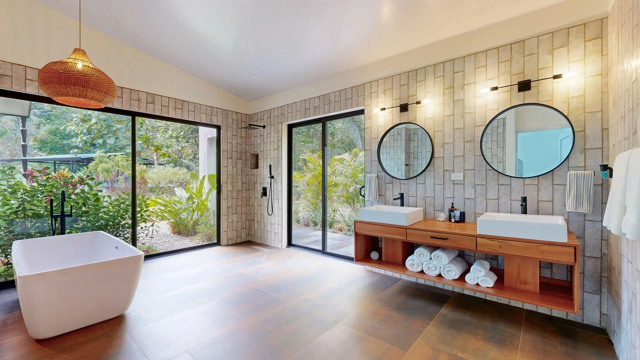 Casa Oropéndula: Modern Jungle Home for Sale Near Dominical, Costa Rica | 3BR, 2.5BA, 3.44 Acres with Creek - Gallery image 15