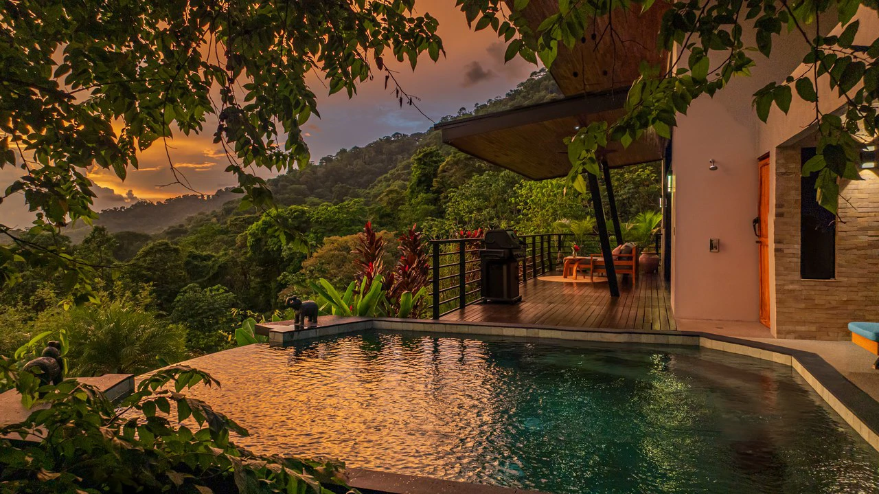 Casa Markissa: Luxury Oceanview Villa with Proven Rental Income. - Gallery image 32