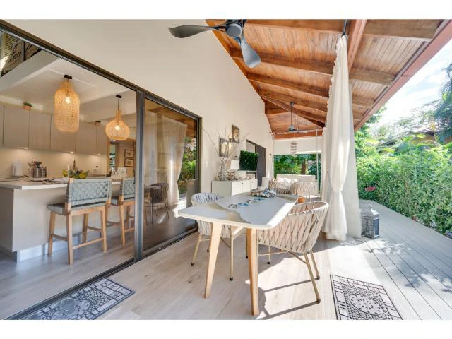 Luxury double Condos for Sale in Playa Potrero, 800 mts away from Penca Beach, with a wonderful common swimming pool and jacuzzi in tropical garden - Gallery image 20