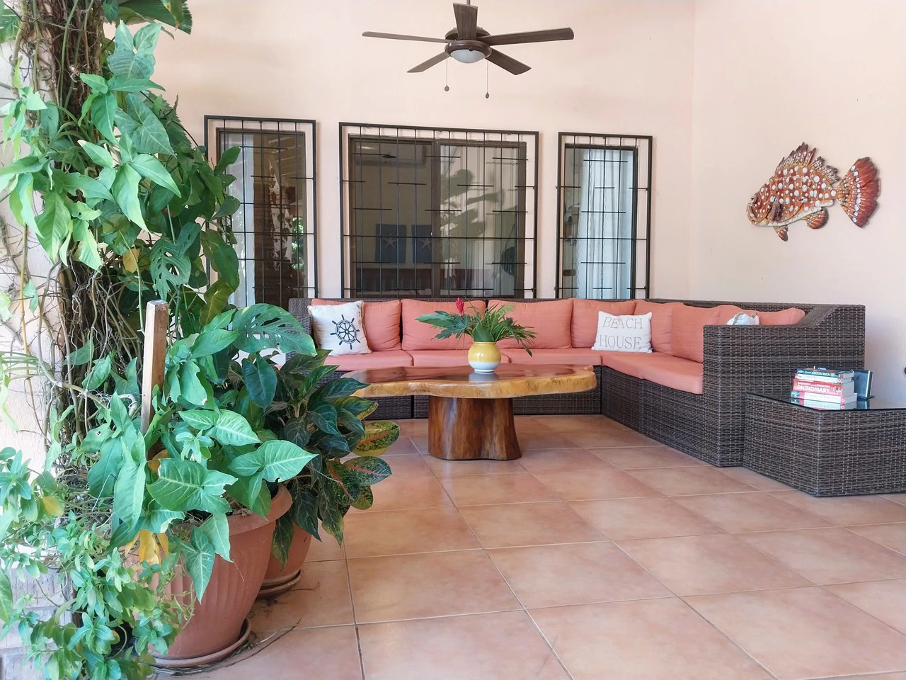 Jungle House close to Playa Carrillo