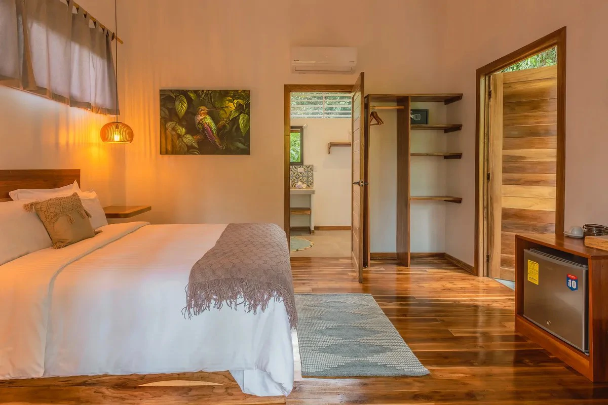 ID 123: Turnkey Hotel and Restaurant Business in Playa Chiquita - Gallery image 7