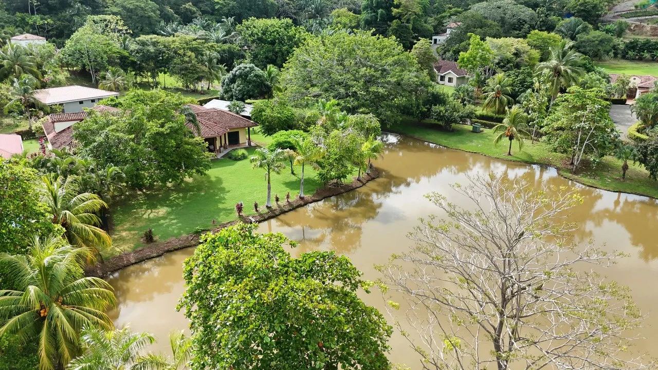 Tropical Luxury Estate with Private Lake, Pool & Prime Location Near Costa Rica’s Best Beaches: Near the Coast House For Sale in Parrita - Gallery image 12