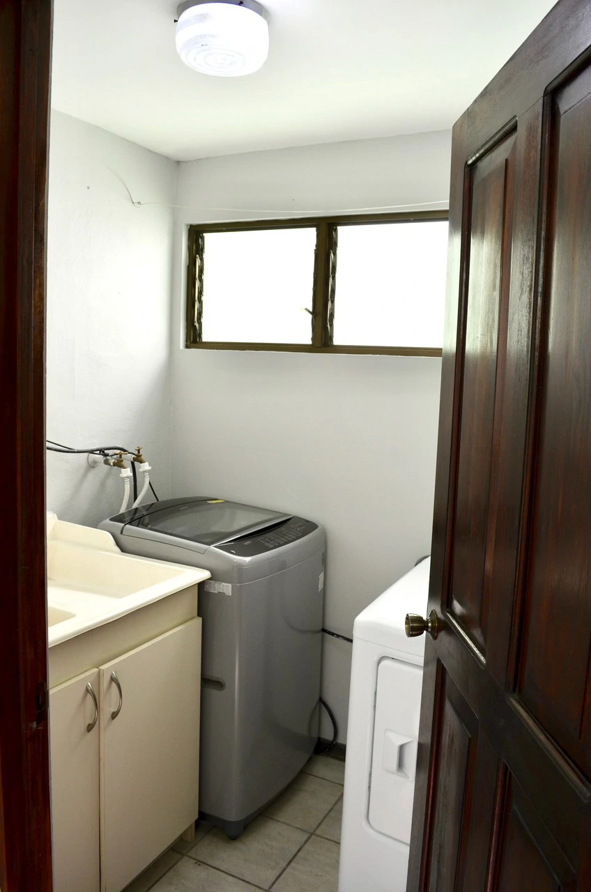 APARTMENTS BUILDING FOR SALE! ATTENTION INVESTORS! - Gallery image 18