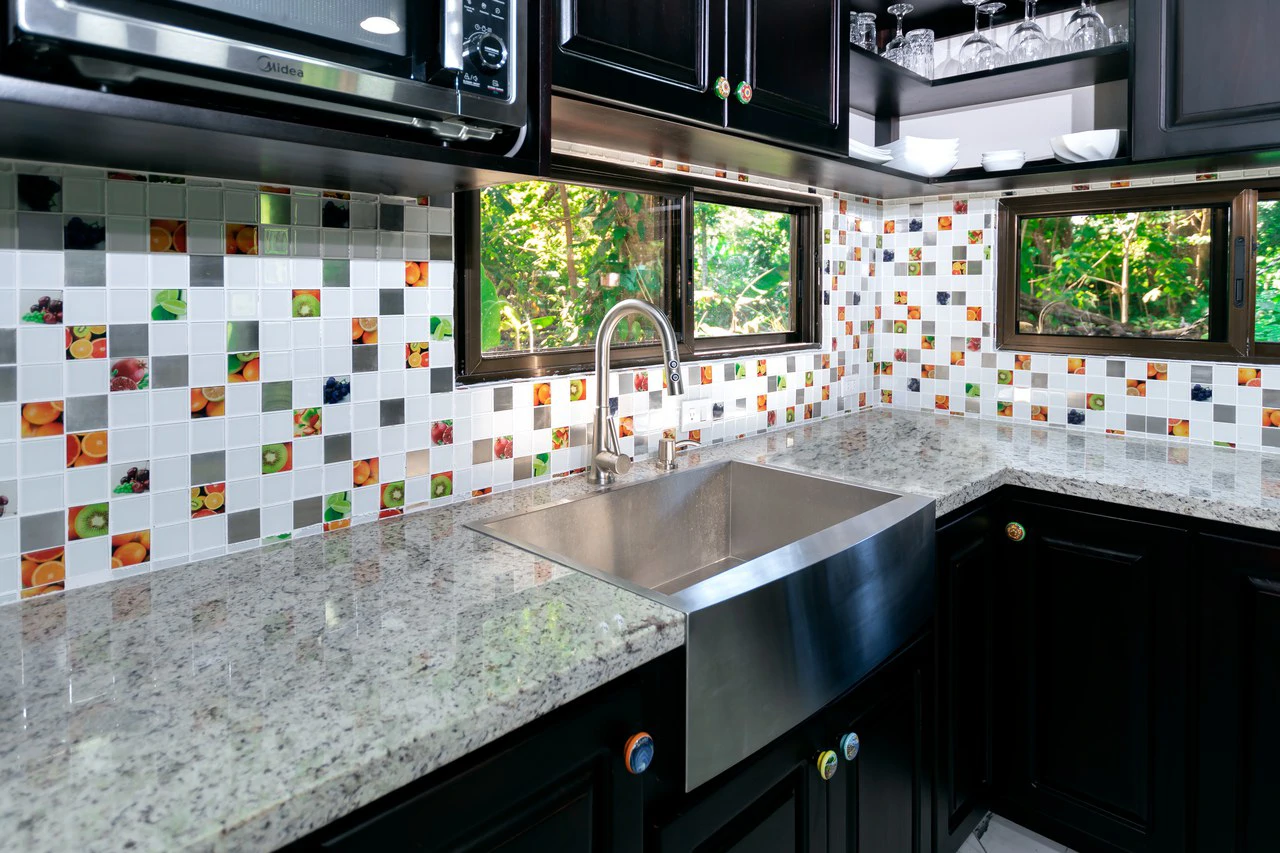 BRAND NEW 3-bedroom home, 5 minutes to Dominical Beach. - Gallery image 14