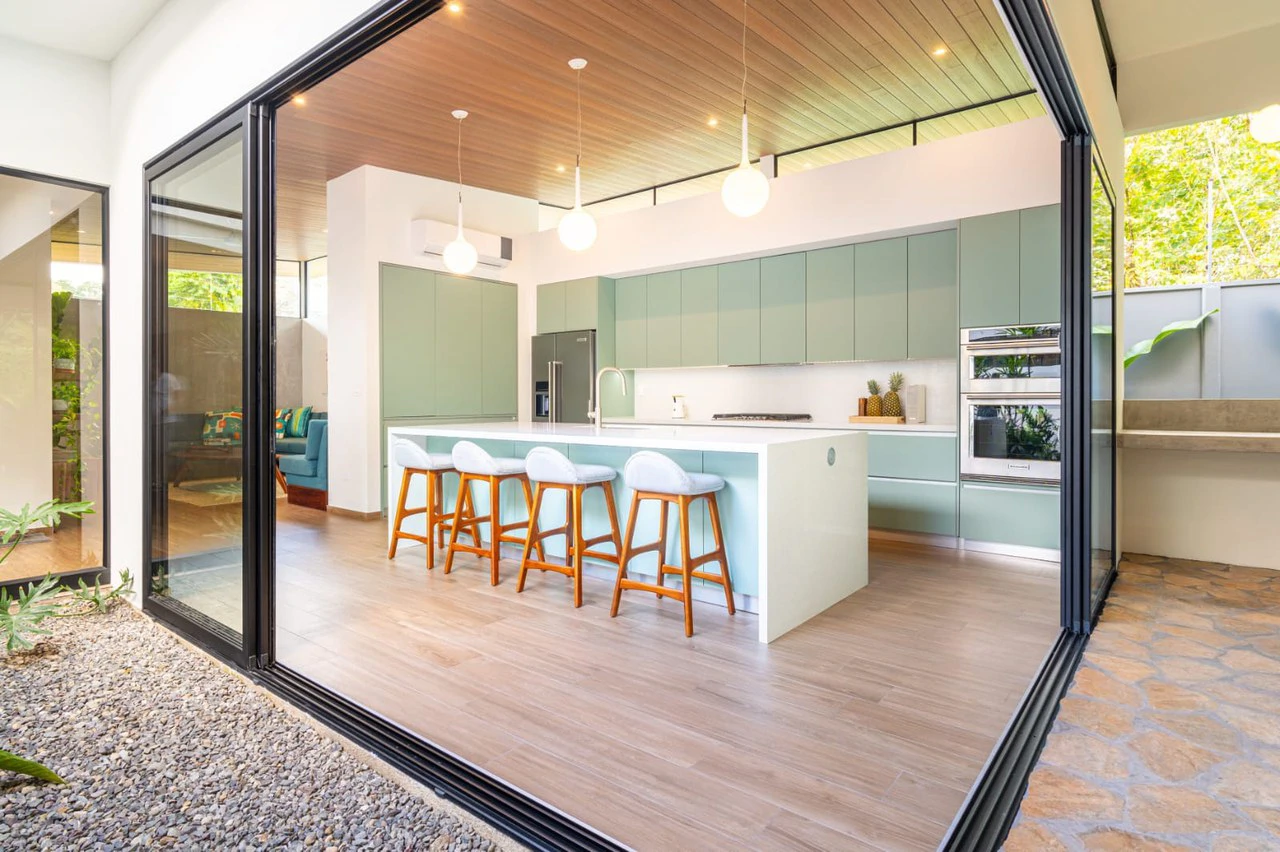 Amazing New Villa Cayman: Solar Powered and Walk to the Beach in Uvita! - Gallery image 39