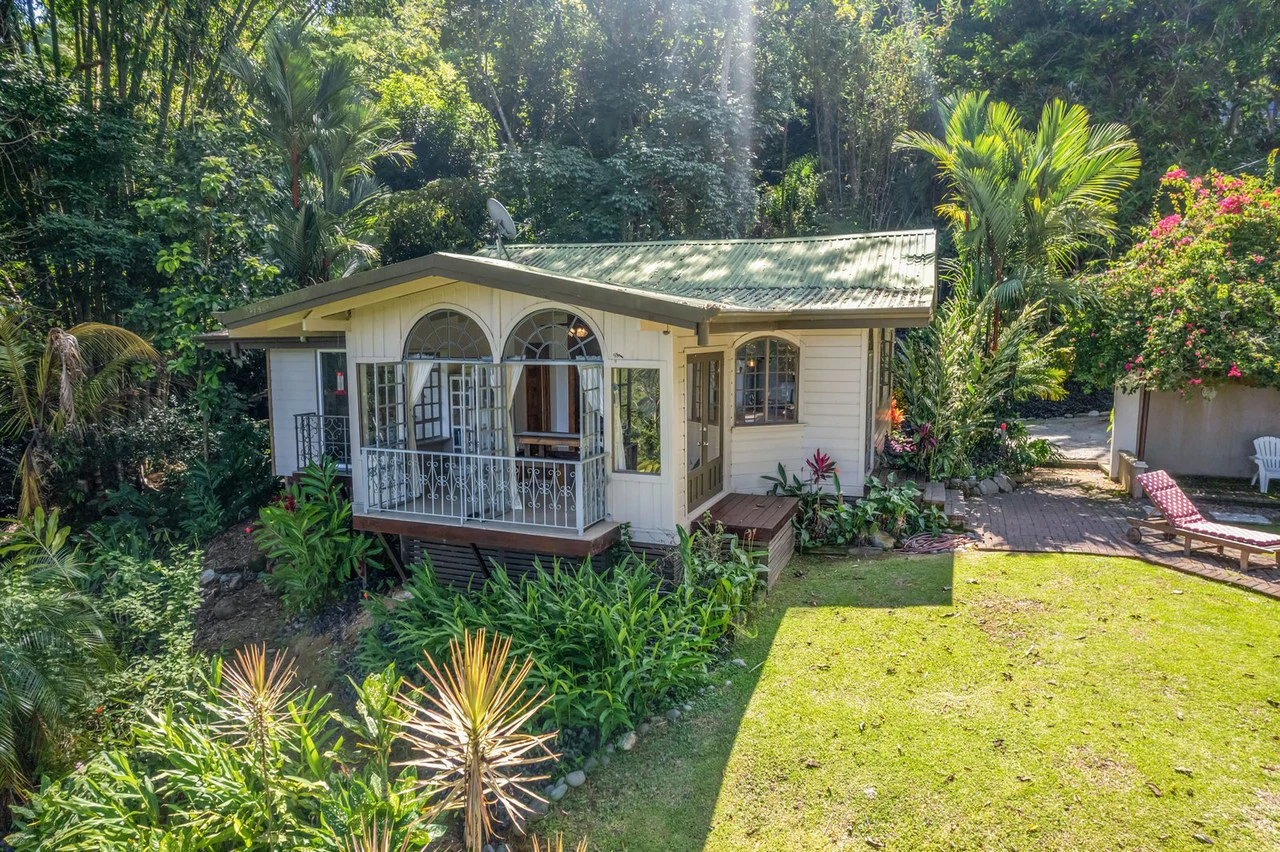 1.6 ACRES – 3 Bedroom Ocean And Mountain View Home With Pool, Public Road Frontage, ASADA Water, Room To Expand!!!! - Gallery image 2