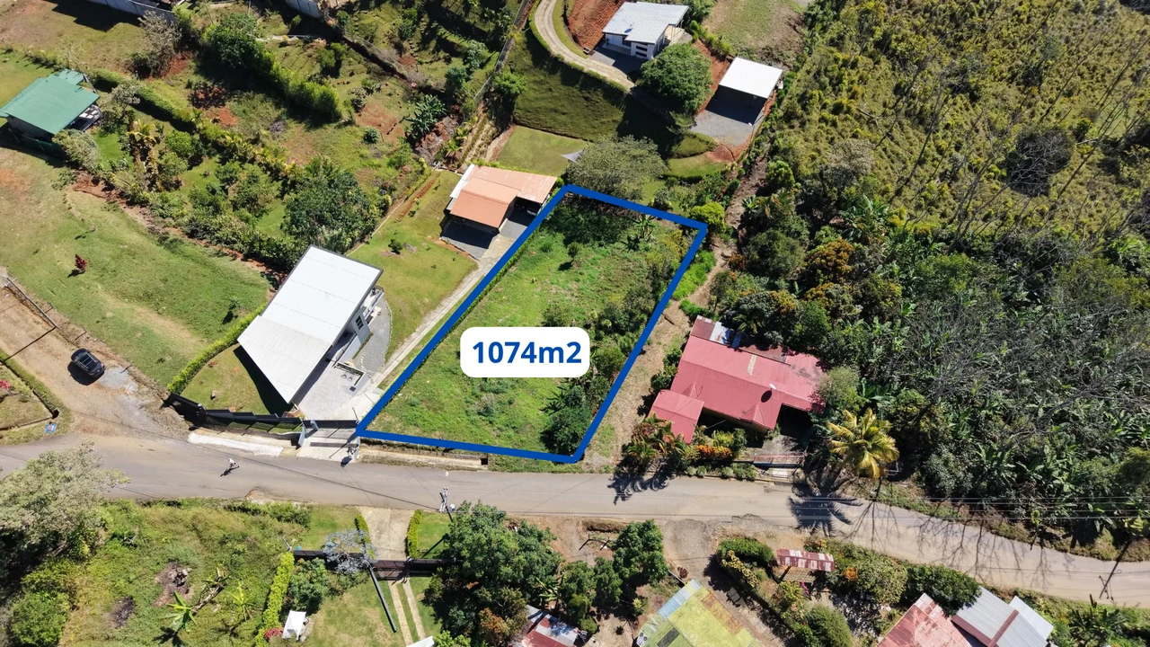Countryside Home Construction Site For Sale in Miravalles