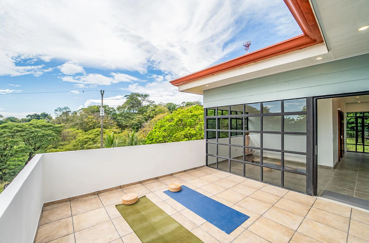 Casa Bhally: Ocean/Mountain View Hill Top Indonesian 4Bed 3Bath Retreat Home - Gallery image 20
