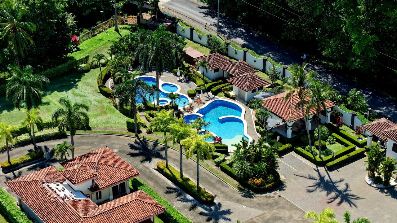 Casa Tropical: Best entry into highly sought after community! - Gallery image 25