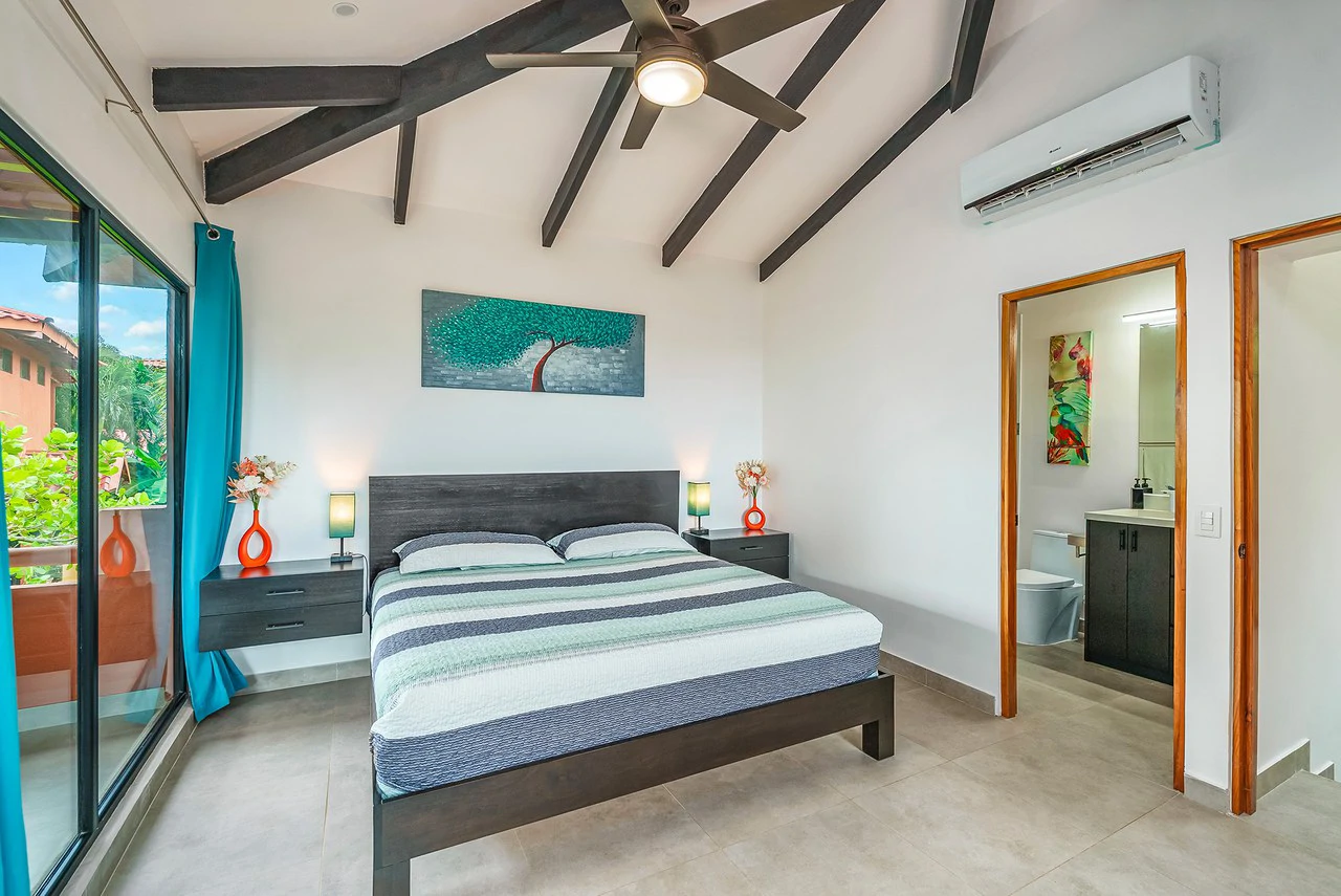 Iguana Villas #2: Perfectly Remodeled 2BR Villa at White Sand Beach - Gallery image 27